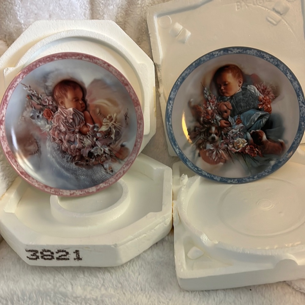 Heaven Sent plate collection. Set of two plates 1993